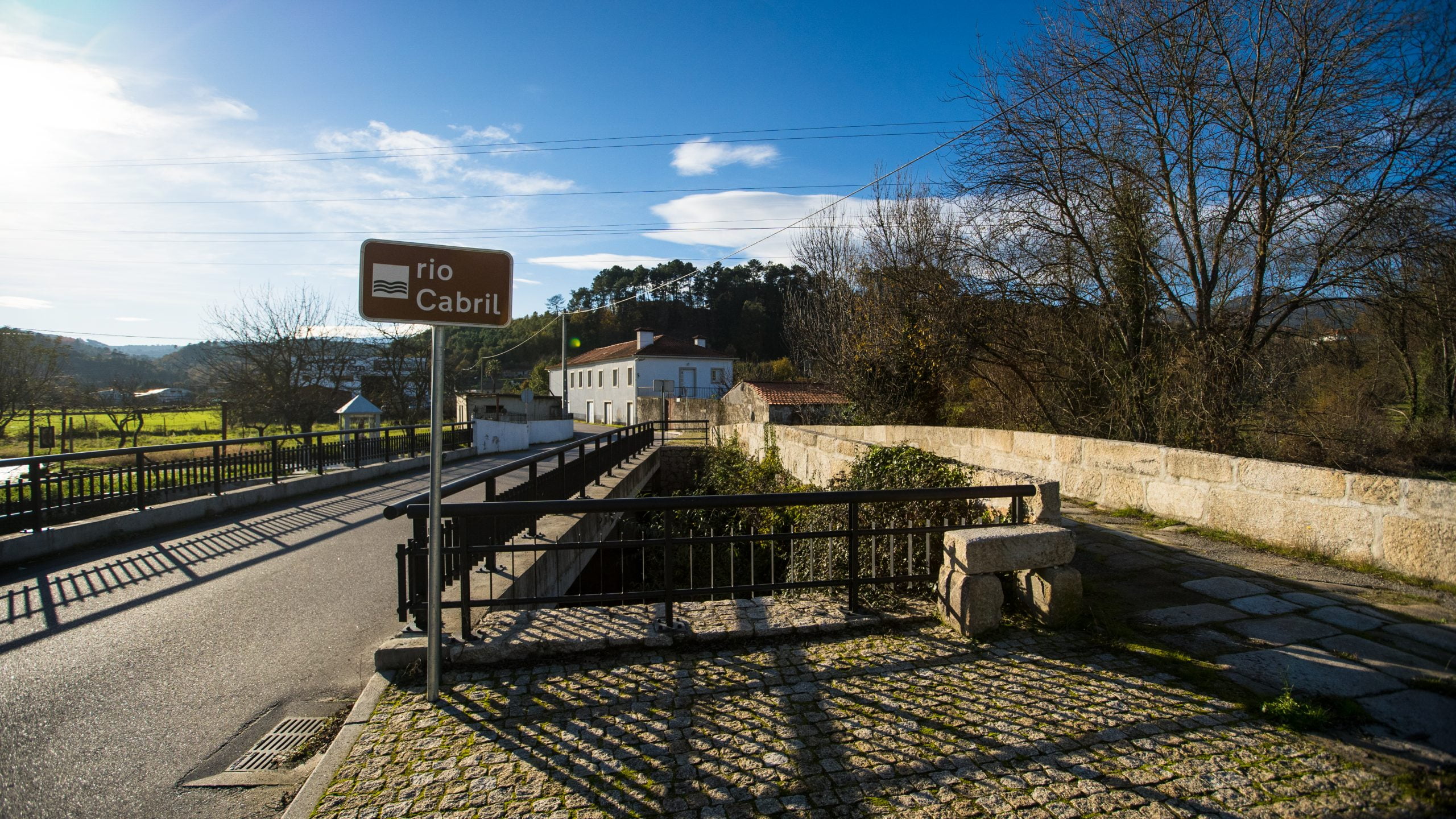 Construção de uma Ponte - Almodena/Vila Marim